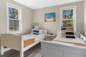 Cozy Spacious Home Walk to the Beach and 1 Mile to Downtown Hyannis - Image 3
