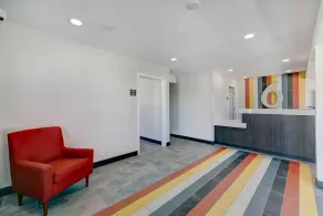 Econo Lodge Rock Springs - Image 2