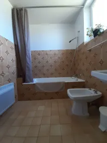House in the countryside - Image 2