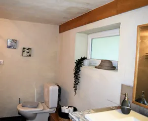 Spacieux Logement Indépendant Dans Propriété Verdoyante - Image 4