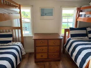 Cozy Waterfront Bay Cottage - Image 3