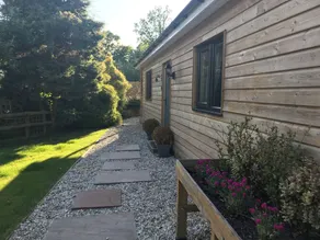 Lovely Lodge on one floor in Country setting - Image 2