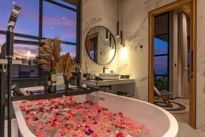 Luxury, Modern and Private Villa In Central Lovina - Image 3