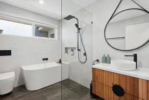 Millos by the Sea - 5 brm home, close to Koonya Beach and general store - Image 5