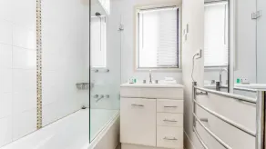 Lakeside Townhouse Jindabyne - Image 4