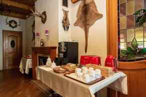 Enjoy the silence and comfort of Under Oak site. Breakfast available on request - Image 4