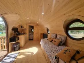 The Wine Barrel getaway in nature with animals - Image 3