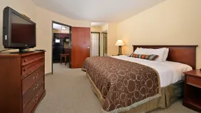 1-Bedroom | Top Location | Pool, Hot Tub Access - Image 3