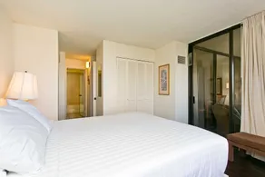 Monthly Discovery Bay 1403 1 Bedroom Ocean / Sunset / Marina / City Views Queen Bed, Sofa Bed - Image 4