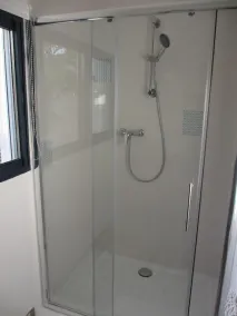 Maison à 50 mètres de la mer,4 salles d'eau, studio en option, proche parc expo. - Image 3