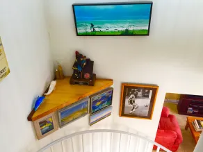 Bare giv mig det rolige at høre bølgerne bryde og mågerne griner hele dagen - Image 2