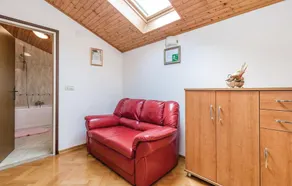 2 Bedroom Lovely Apartment In Brsec - Image 3