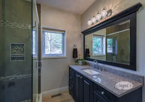 3bdrm 3bath chalet in The Blue Mountains. All Day Sun! Hot Tub! Games Room! - Image 5