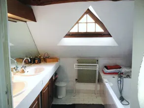 Charmerende sommerhus på en gård på renoveret ejendom omgivet af natur. - Image 2