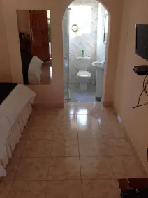 Lynns Guest House - Image 4