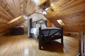 Lakefront Cozy Cabin w/ hot tub - Image 5