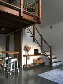 This light, bright cottage is located in St Johns in Portland - Image 2