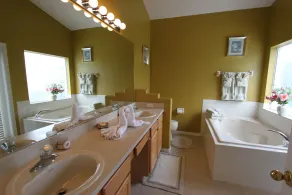 Newly Renovated 2000 SQFT SFH; 4BR/3BA, 2 Master Suits, Private Pool & Spa - Image 5