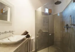 Rækkehus med privat pool, store soveværelser, 3 minutters gang til centrum - Image 5