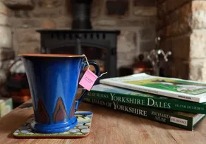 High-quality bolthole and cosy sanctuary for 2 people in a picturesque village location with WiFi. - Image 2