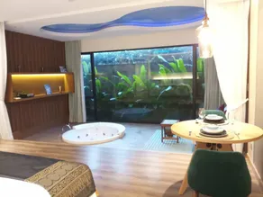 Pool Suite Condo,  Chaing Mai- Jacuzzi Suite - Image 5