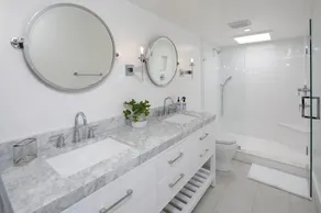 BRAND NEW REMODEL - 5 STAR QUALITY! - Image 5