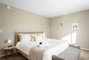 Magnificent Golf Course Views, Huge Deck, Views of the Hazelnut Orchard, BBQ, 3 Miles to McMinnville - Image 3