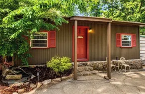 Lakefront Cabin - Image 5
