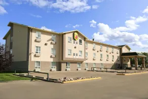 Super 8 by Wyndham Slave Lake AB - Image 3