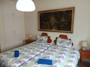 Apartment 4/5 Pax with direct access to the beach. It has a community pool. Excellent location, bars, restaurants, shops and promenade. Free WIFI. Vivalidays Mar. - Image 3