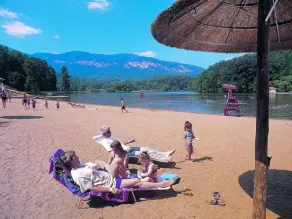 Skybeach am Lake Lure - Image 3