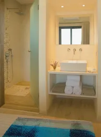 Contemporary Villa, A/C, Private Pool & Fabulous Sea Views 15mins walk to Acharavi or Roda Beach! - Image 3
