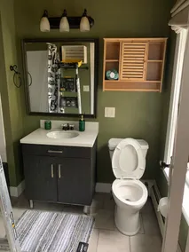Clifton Scenic Lodge 3BR 2BA: Private Hot Tub, Spacious Patio, Offstreet Parking - Image 3