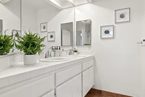 GOODE.HOMES | Luxury 3-bedroom home w/ lush garden - Image 4