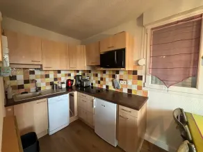 2-Bedroom Cabin Apartment with Parking, Lake View - Image 5