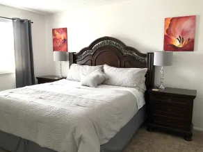 Denver nice and clean 2bdr,  great location close to I-25. FREE parking & WIFI - Image 4
