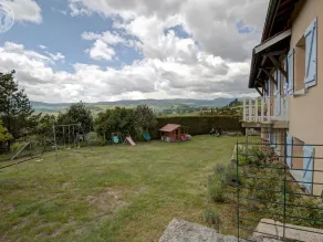 Spacious house with enclosed garden, pets allowed - Image 2