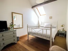 Foxholes Barn - Image 5