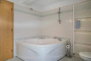 Ferienwohnung \"Villa Fiore\" mit Bergblick, 2 privaten Terrassen und WLAN - Image 3