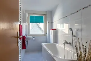 Geräumiges und modernes Ferienhaus mit schönem Blick über das Dorf, nahe Winterberg - Image 4