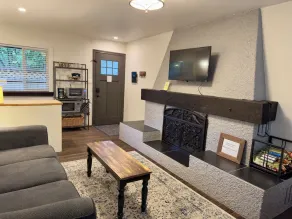 2 person jacuzzi suite with fireplace and kitchenette - Image 5