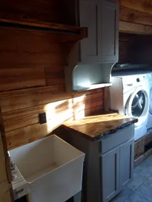 Neu gebaute rustikale 3-Zimmer-Hütte mit einem Hektar großen Angelsee! - Image 2