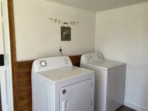 Newly remodeled offers many amenities with perfect location! - Image 2