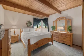 NAUGHTY PINES - PET FRIENDLY CABIN STEPS AWAY FROM HIKING TRAILS - Image 5