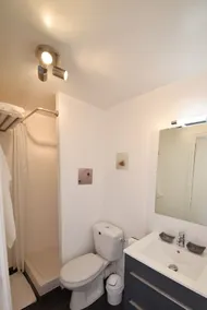 Laon studio \"Les Lilas\" på ét niveau med privat have og spa - Image 3
