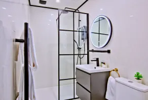 Sandy Bay Suites - Image 3