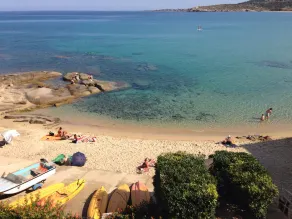 Prime location right by the sea with huge terrace & balcony, ideal for families. - Image 2