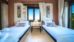 Luxurious house overlooking the Cretan mountains - Image 4