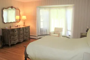 Lake George Estate Home - Image 2