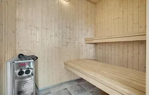 Fantastiskt hem i Stege med utomhuspool - Image 2
